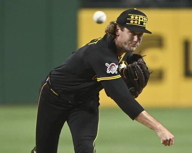 8784848_web1_ptr-BucsDbacks08-072625