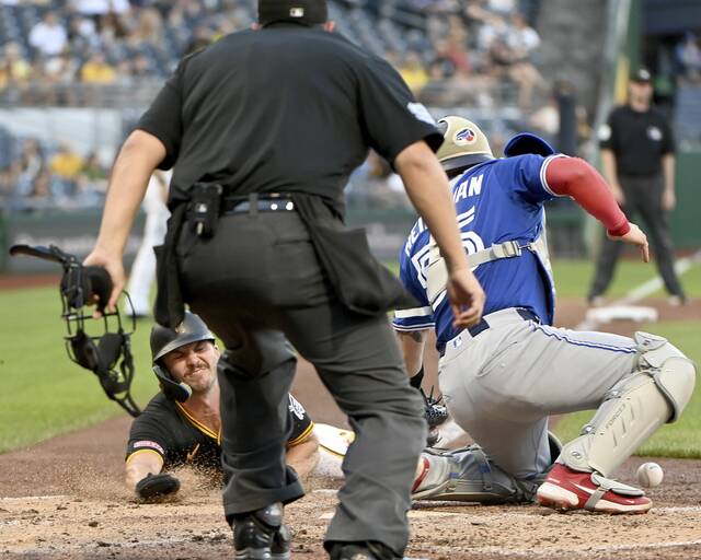 8786352_web1_ptr-BucsBlueJays04-081925