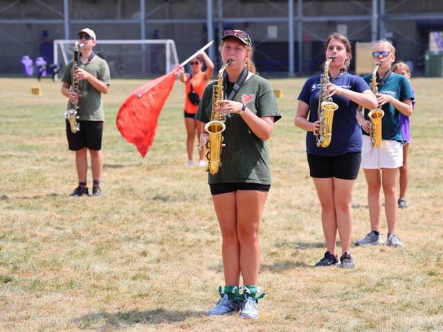 8787443_web1_11-Saxes
