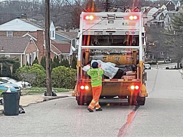 8787885_web1_PTR-Garbage-truck-Pittsburgh-2025