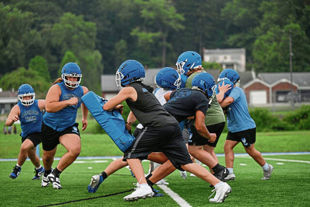 Rivalry battle kicks off 2025 season for Leechburg, Apollo-Ridge