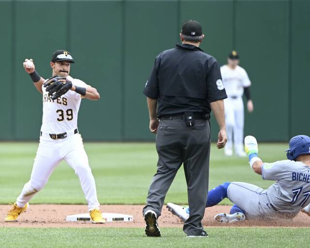 8792438_web1_ptr-BucsBlueJays10-082125