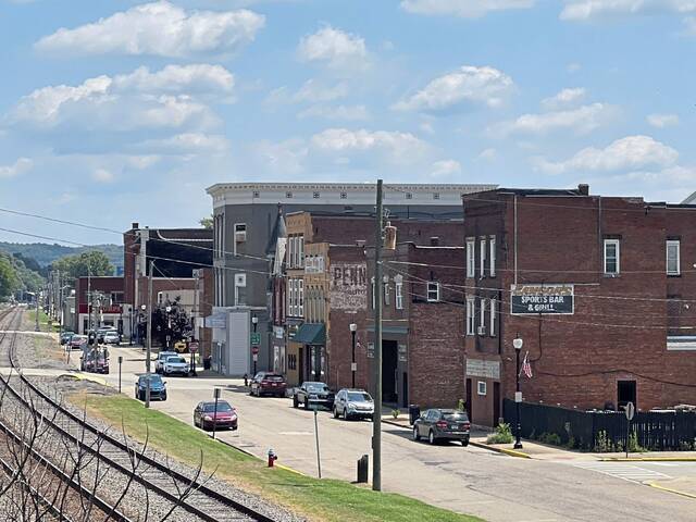 8796681_web1_web-Tarentum-061224