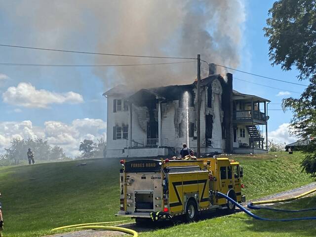 8801442_web1_gtr-Route22Fire02