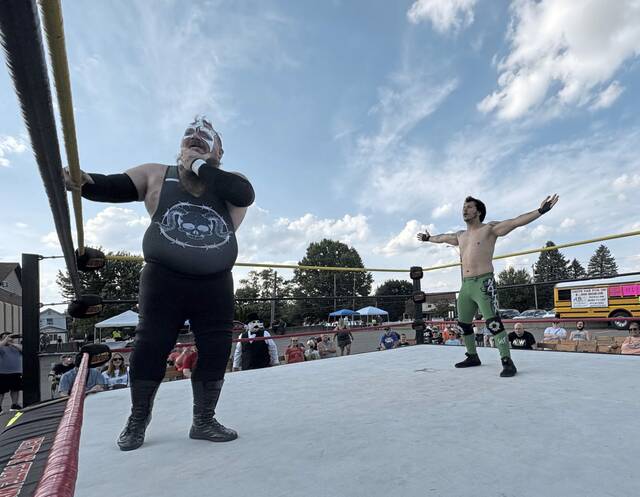 8804019_web1_vnd-CitizensHoseWrestling14-082425