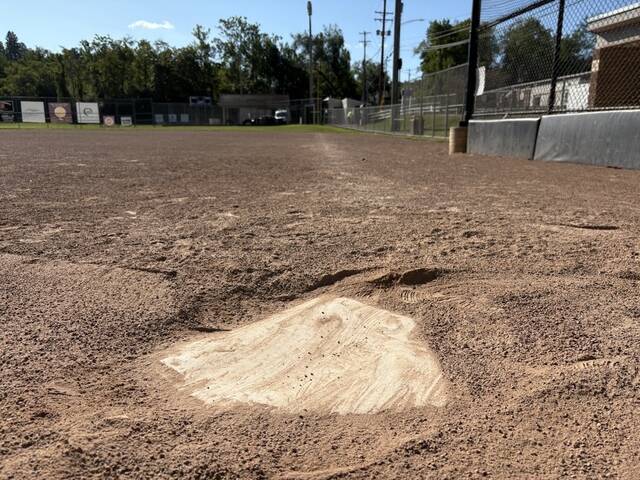 8807637_web1_pal-4YObaseball-090425
