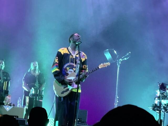 Review: Gary Clark Jr. plays powerhouse guitar at Stage AE