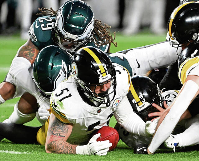 8817651_web1_ptr-SteelersEagles22-121624