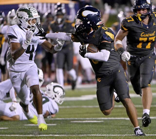 Roman Thompson thrives in ‘violent game,’ carries Central Catholic past Pine-Richland