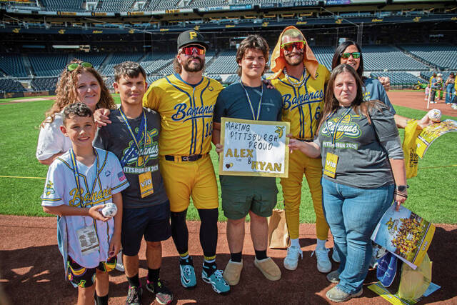 8821272_web1_ptr-SavannahBananas8