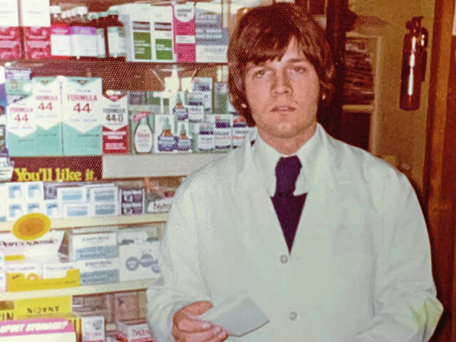 8749942_web1_her-townedrug-082125-10