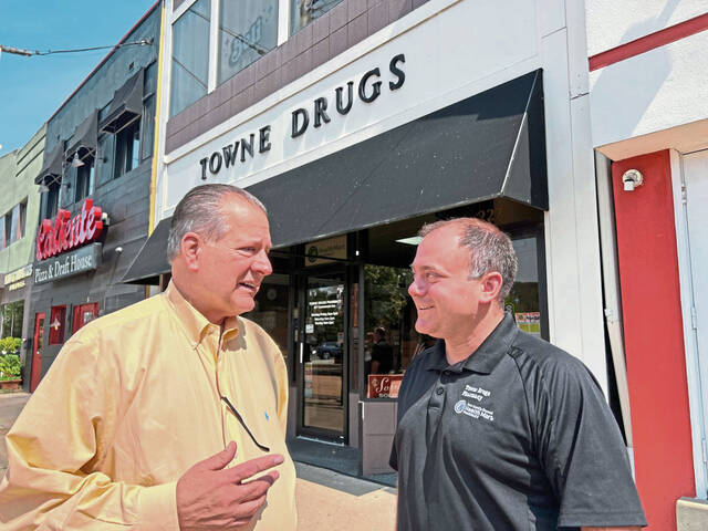 8749942_web1_her-townedrug-082125