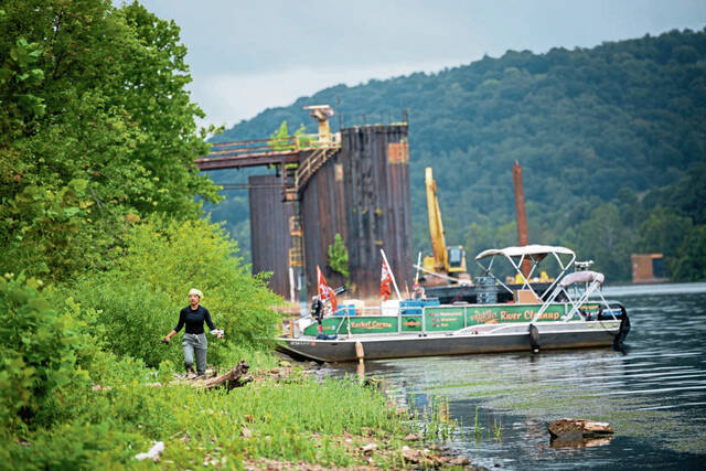 8793590_web1_vnd-rivertrash2-083125