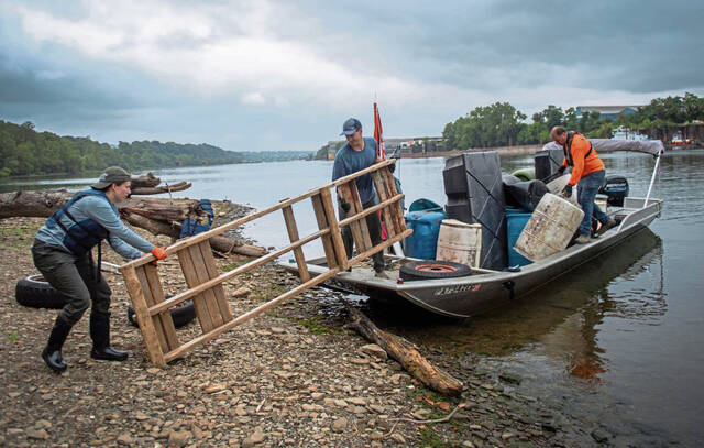8793590_web1_vnd-rivertrash3-083125