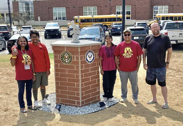 8797950_web1_sig-SFvetsmemorial2