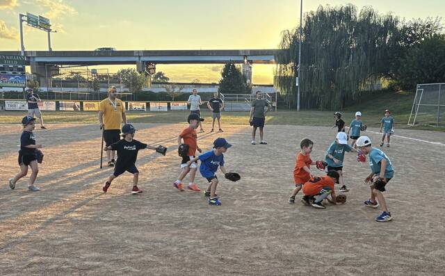 8808860_web1_HER-AspTeeBall4-090425