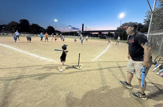 8808860_web1_HER-AspTeeBall5-090425