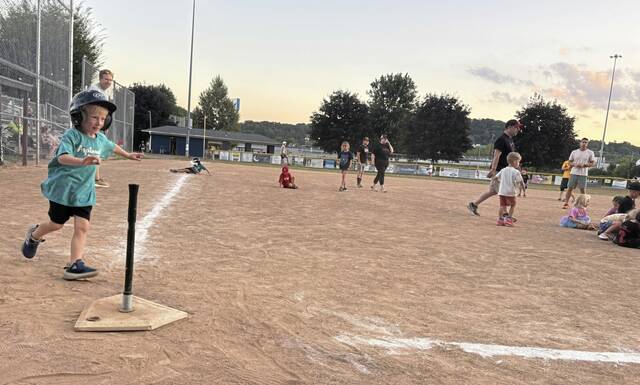8808860_web1_HER-AspTeeBall7-090425