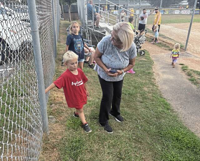8808860_web1_HER-AspTeeBall9-090425