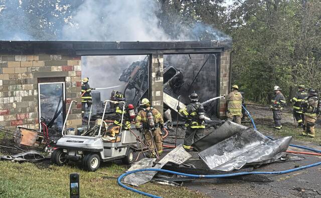 8827297_web1_vnd-garagefire4-090225