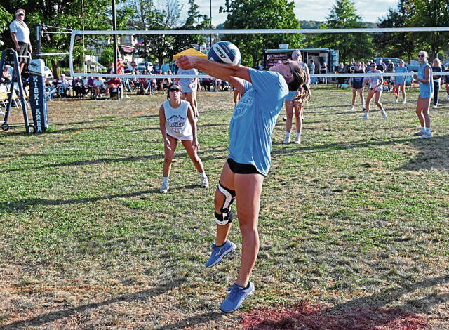 Kiski Area sweeps Norwin in annual Pack the Park outdoor volleyball match