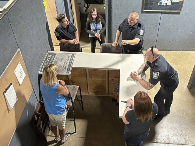 8830426_web1_nhj-rosspoliceacademy3-102325