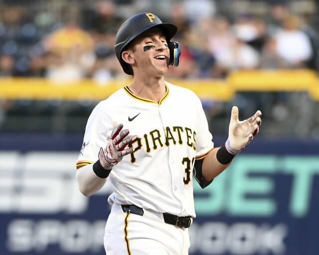 8833011_web1_ptr-BucsDodgers14-090425