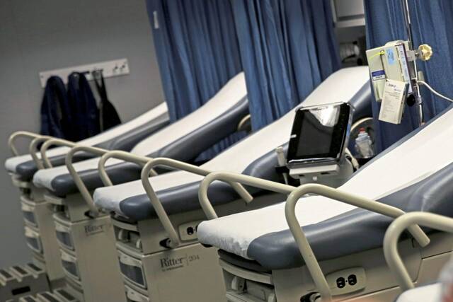 8837877_web1_web-hospital-bed00