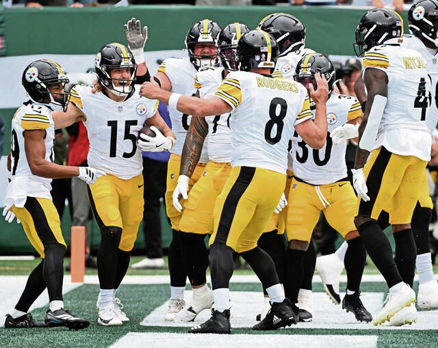 8842114_web1_ptr-Steelers02-090825