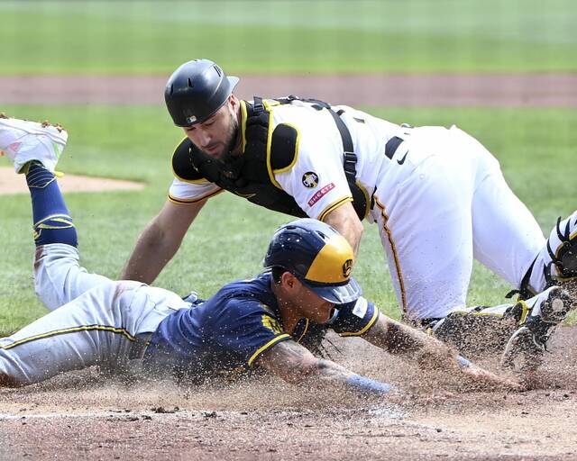 8842123_web1_ptr-BucsBrewers04-090825