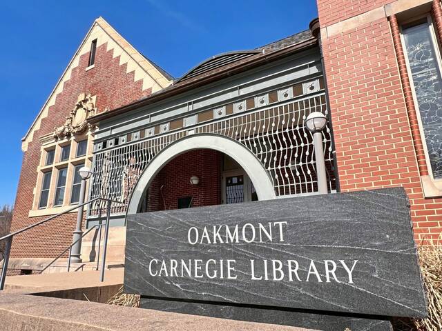 8844157_web1_Web-Oakmont-Library-031224