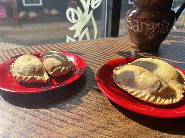 8846581_web1_sew-SewickleyCafe-4