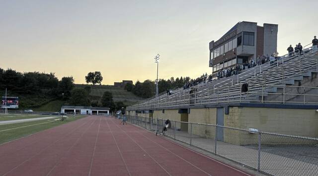 8847025_web1_Norwin-Knights-Stadium
