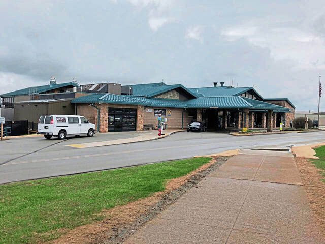 8847503_web1_ArnoldPalmerTerminal
