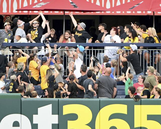 8855396_web1_ptr-BucsWhiteSox05-071925