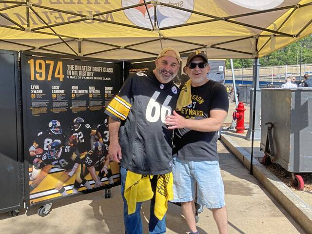 8864304_web1_ptr-steelersfans2-091525