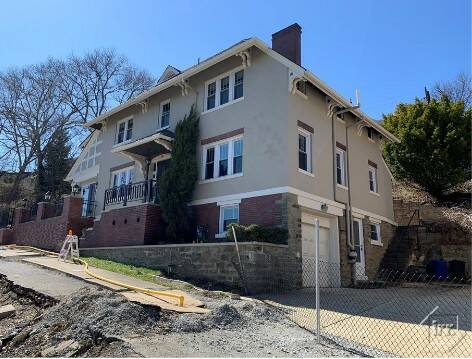 8869854_web1_Andover-Terrace-house