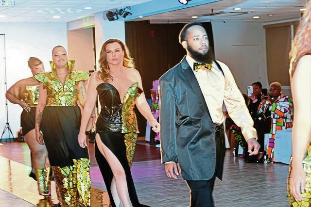 8871799_web1_te-FashionShow-3