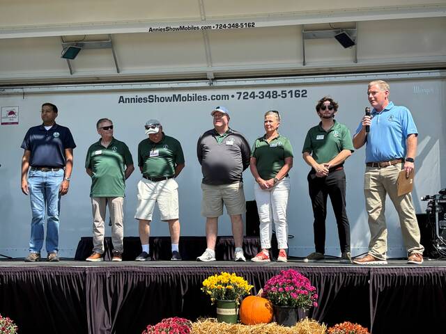 8873164_web1_naj-ComDayOfficials-092525