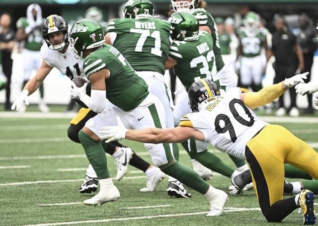 8880976_web1_ptr-Steelers03-090825