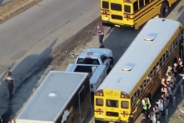 8882512_web1_ptr-buscrash-092025-WTAE001
