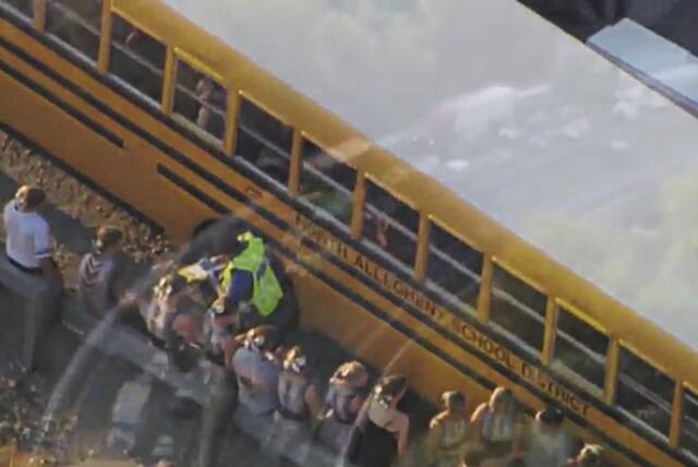 8882512_web1_ptr-buscrash-092025-WTAE003