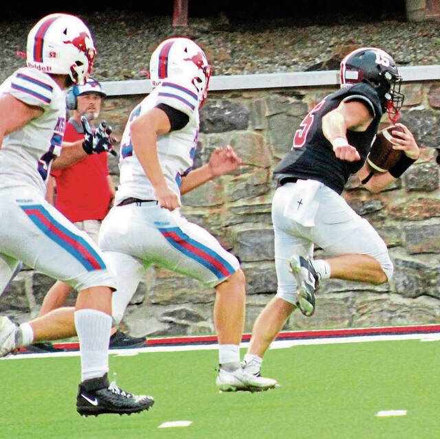 Westmoreland high school football notebook: Wolfe’s QB play a big hit for Southmoreland