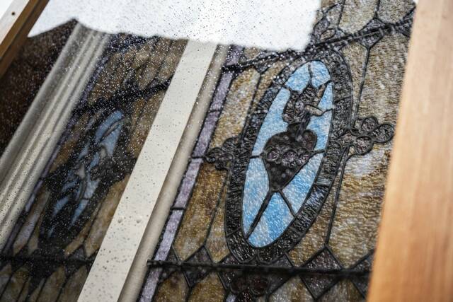 8891754_web1_gtr-MtPChurchWindow4-092525