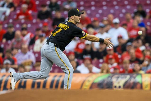 8893513_web1_gtr-Bucs4-092525