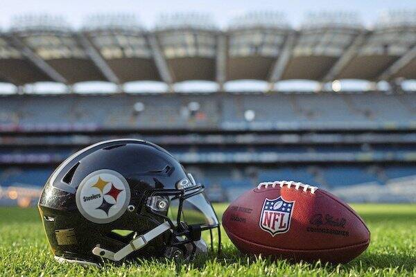 8893913_web1_gtr-SteelersIreland-10