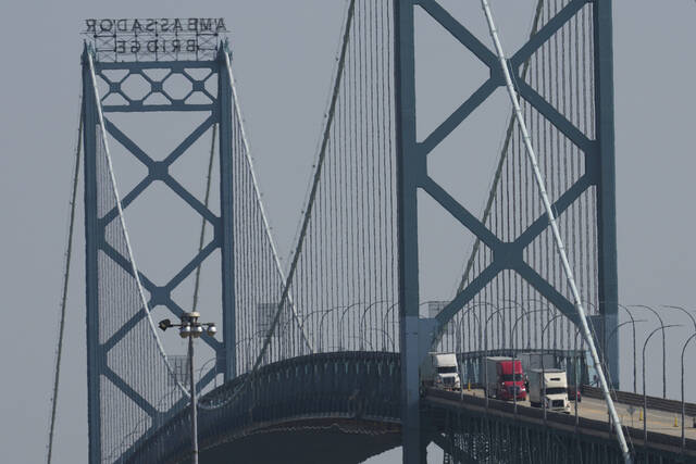 8899268_web1_AP25219780284705