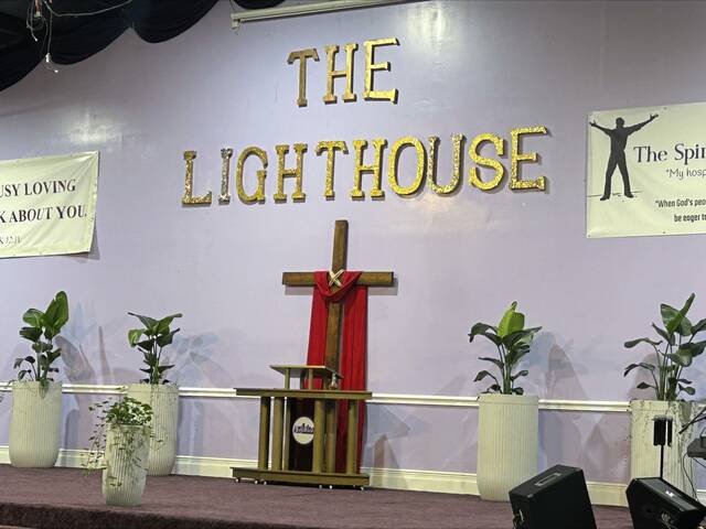8899328_web1_PTR-ViolenceVigil-092625-001
