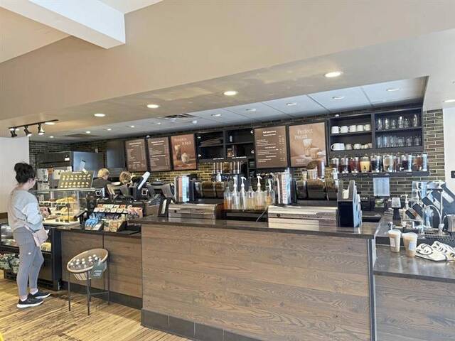 8900765_web1_ptr-Starbucks-0927251