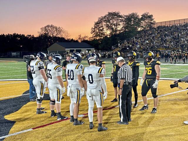 Central Catholic defense clamps down on North Allegheny in Class 6A heavyweight fight